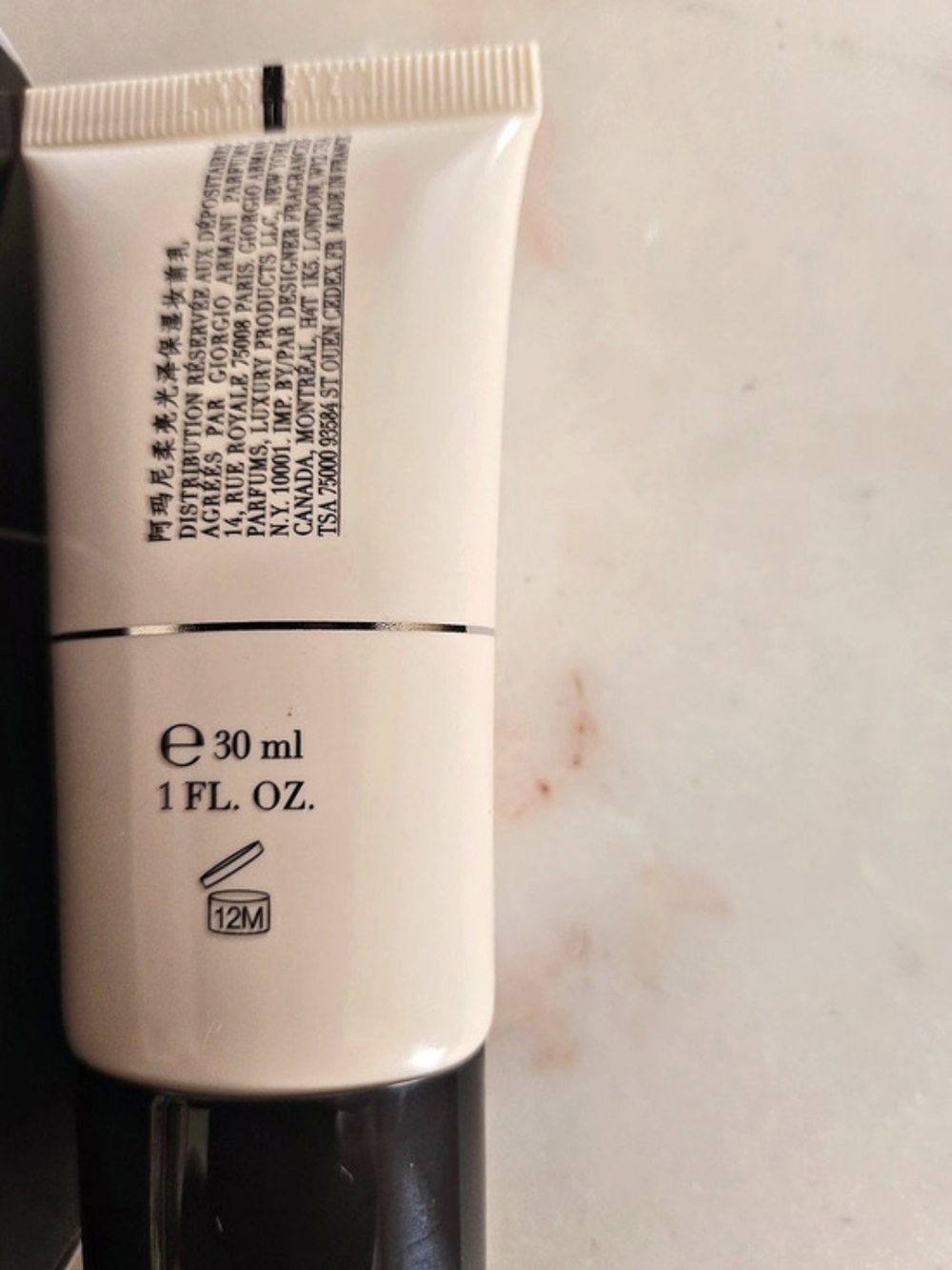 Giorgio Armani Luminous Silk Hydrating Primer 30ml | Luxury Face Primer for 24H - Picture 5 of 8